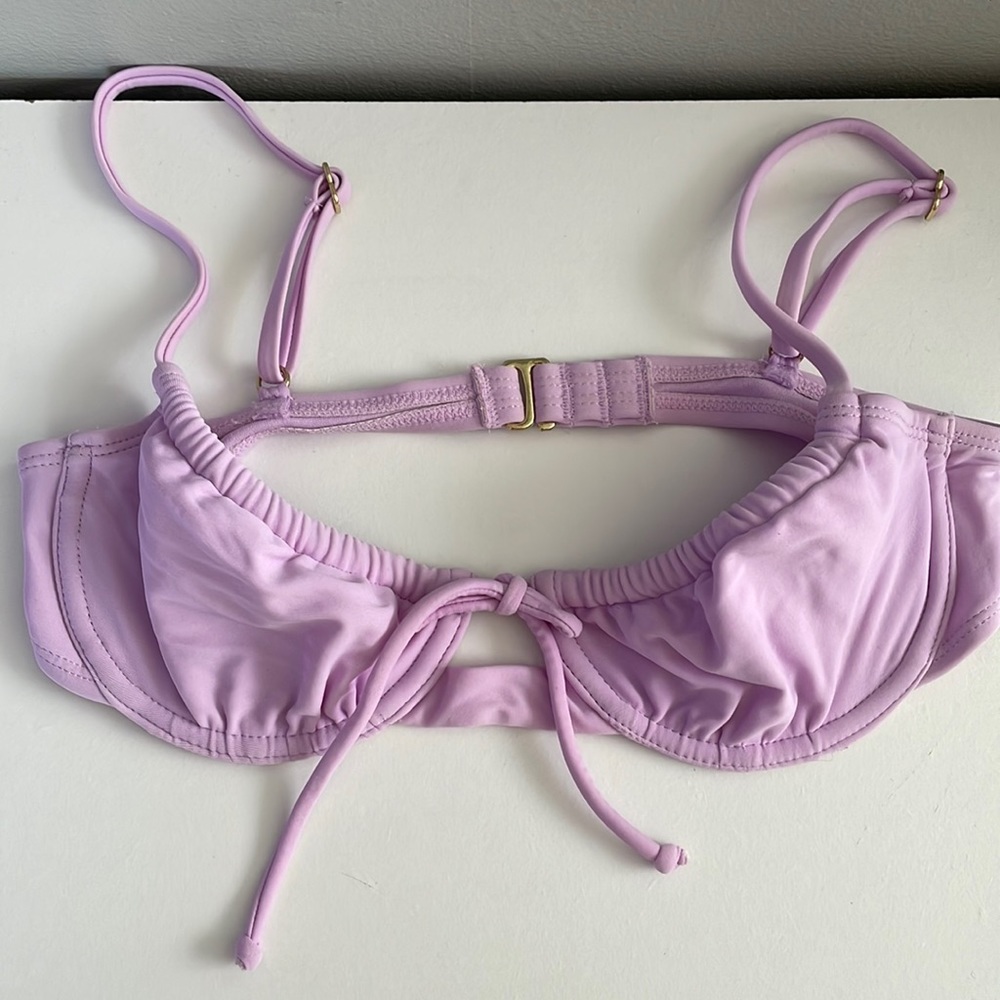 Target bikini top in lilac color, built in underwire support, adjustable straps